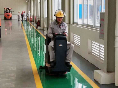 環氧地坪臟了怎么辦？用美高洗地機來輕松清洗干凈